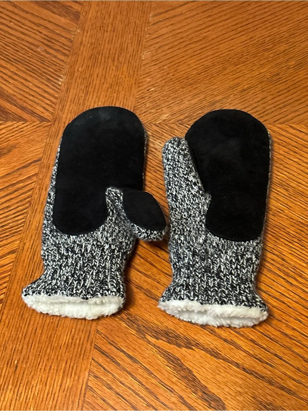 Vintage Aris Suede Palm Knit Mittens Sherpa Lined Black White Marled Winter
